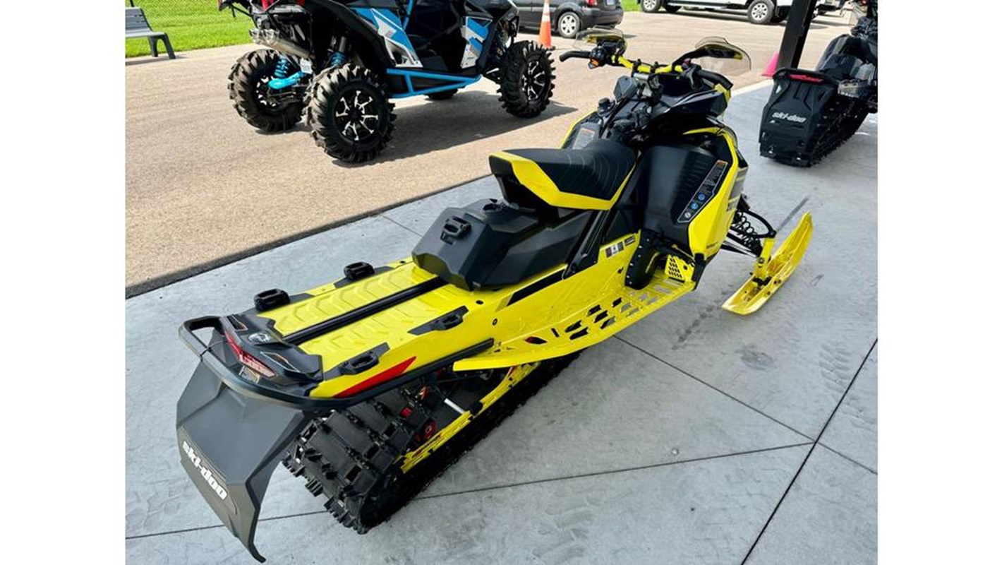 Ski-Doo Renegade XRS 850 4