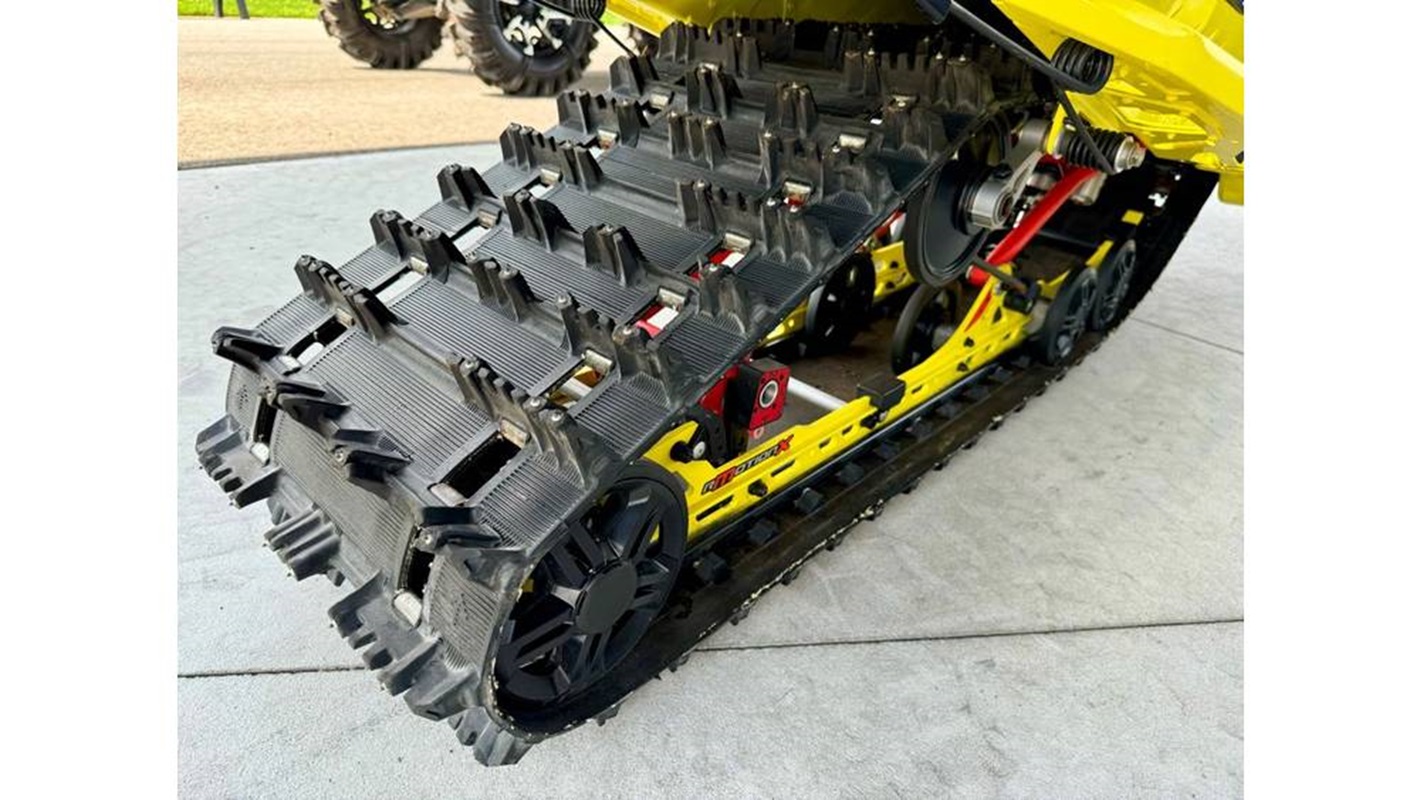 Ski-Doo Renegade XRS 850 5